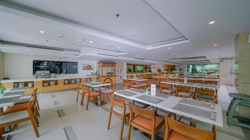 Картинка Harris Hotel Kuta Galleria Bali 3*