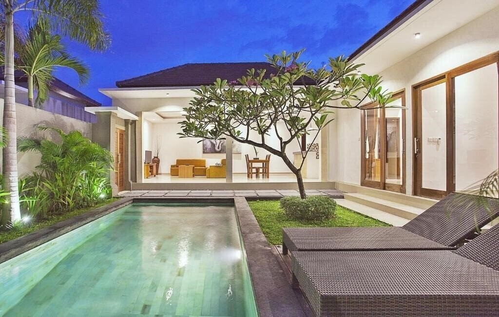 Готель Kubu Manggala Villas - Seminyak 4*