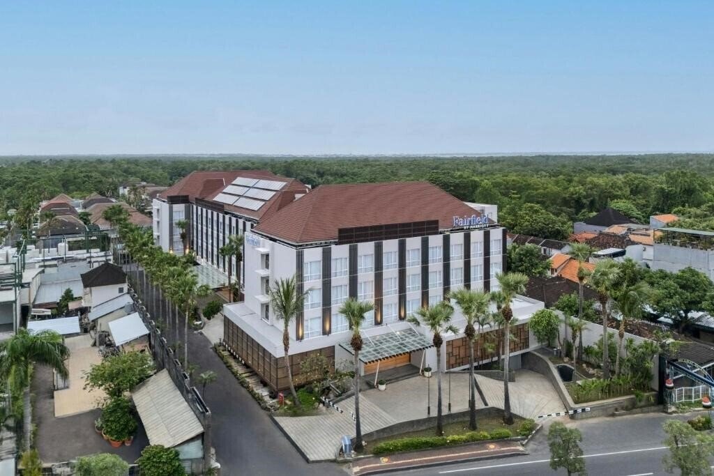 Готель Fairfield by Marriott Bali Kuta Ngurah Rai 4*