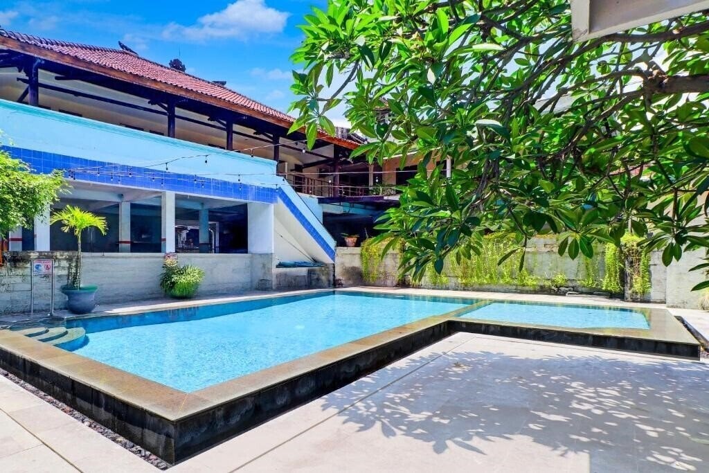 Отель Townhouse Oak Legian Near Legian Beach 2*
