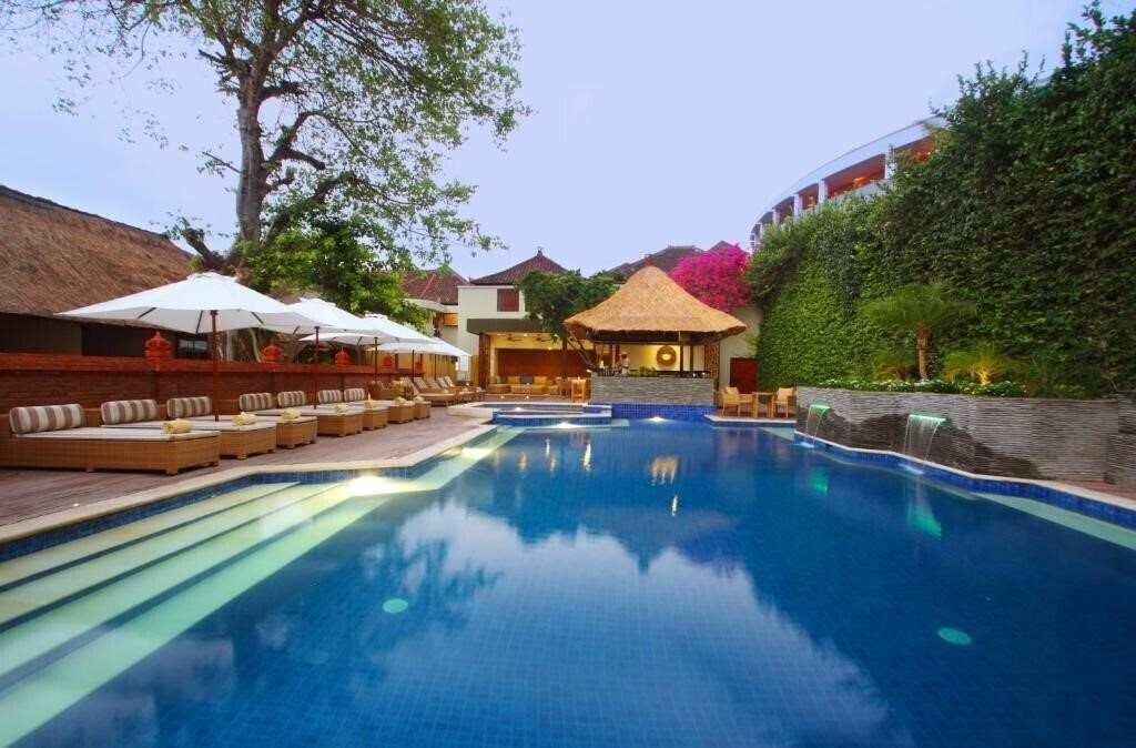 Готель AlamKulKul Boutique Resort 4*