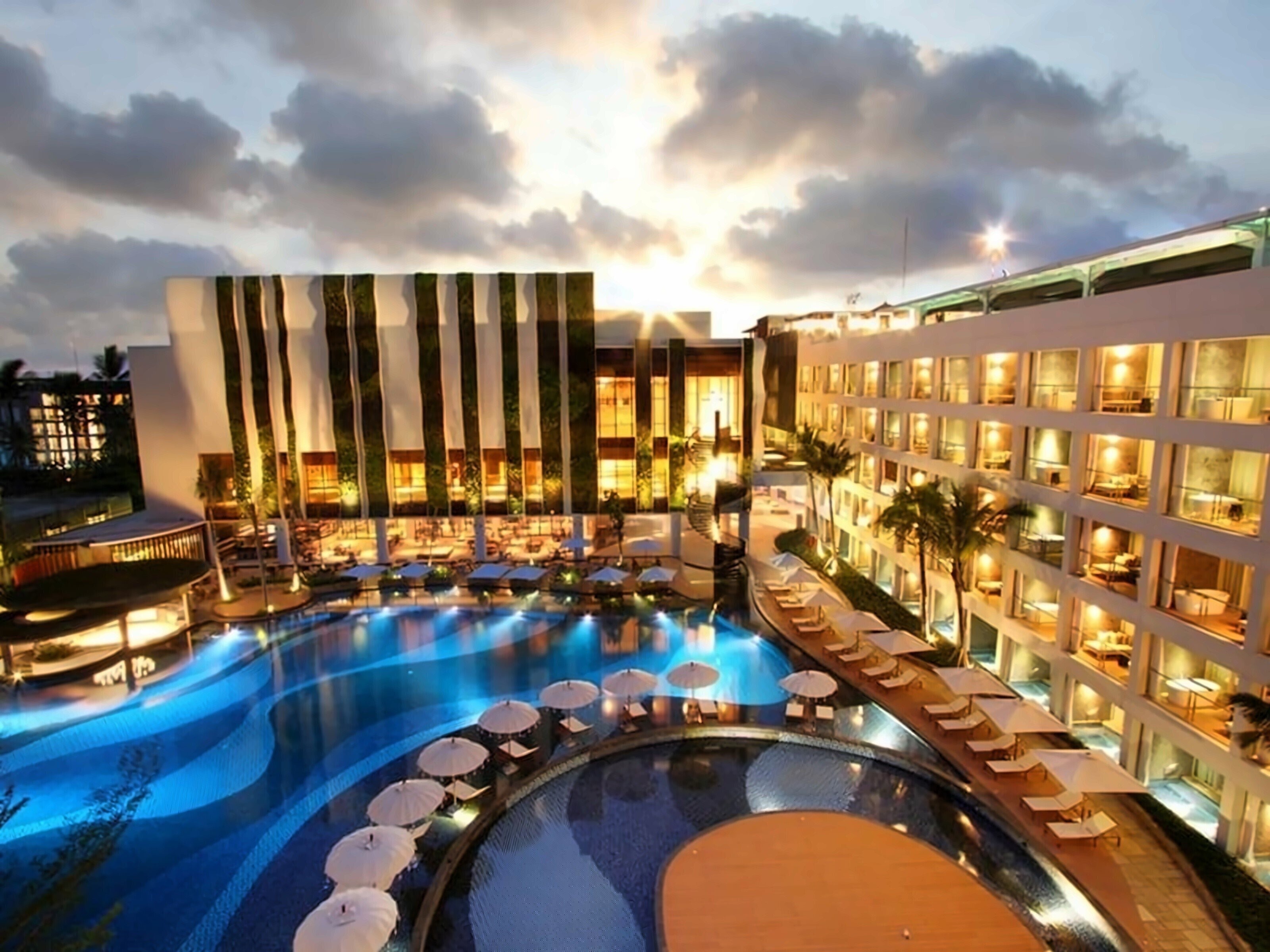 Готель The Stones Hotel Legian Bali By Marriott 5*