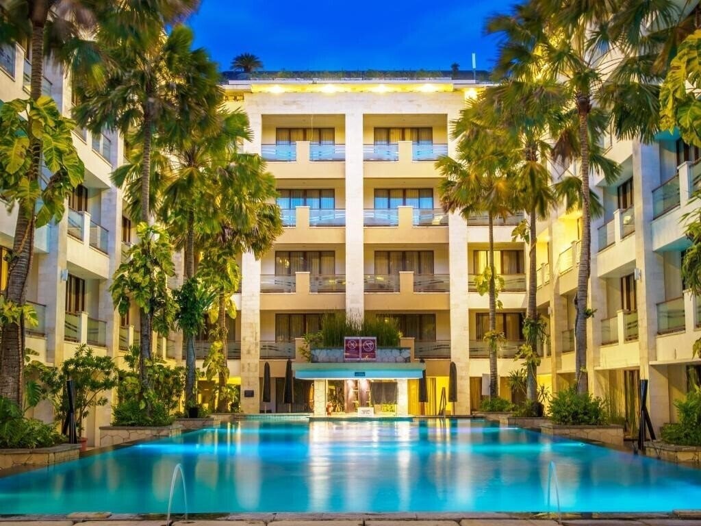 Отель Aston Kuta Hotel - Residence 4*