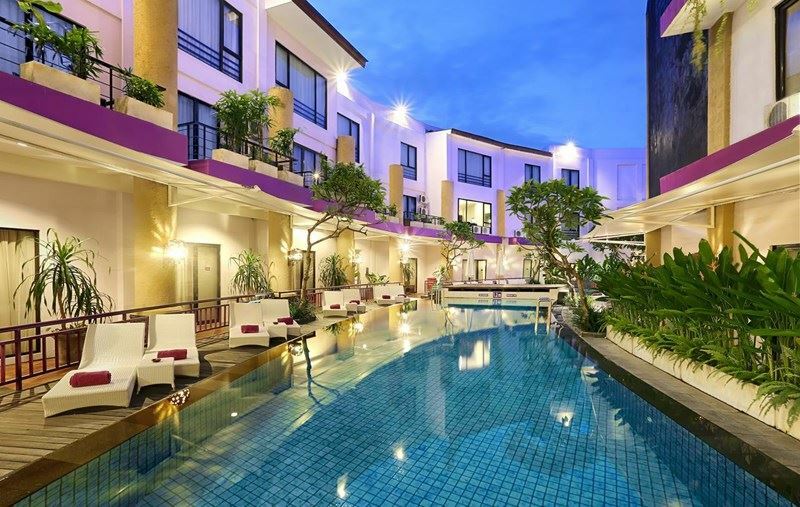 Отель Quest Hotel Kuta 3*