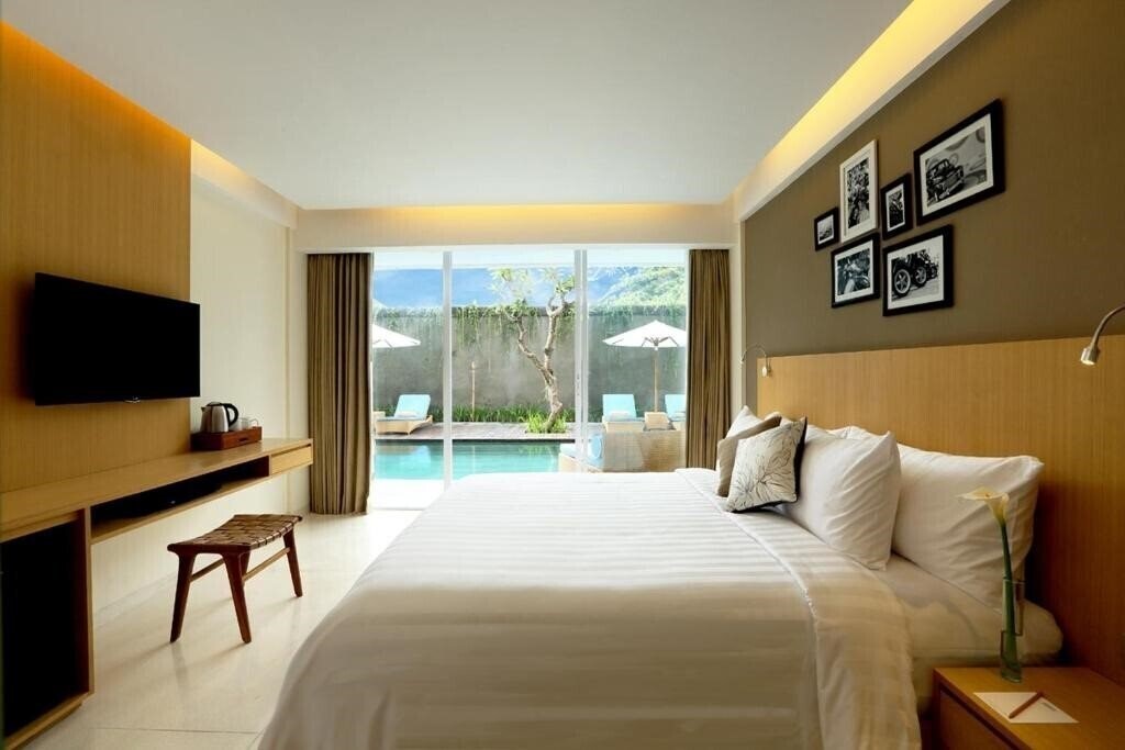 Фото Ossotel Legian Bali 4*