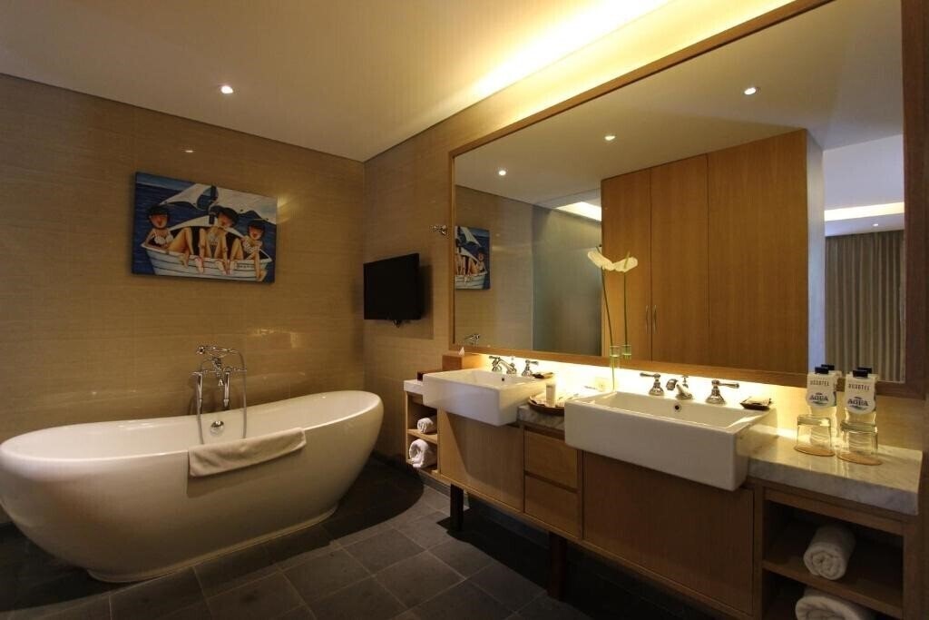 Фотографія Ossotel Legian Bali 4*