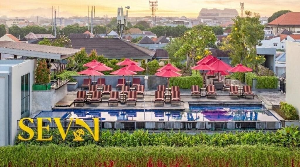 Отель Swiss-Belinn Legian 3*