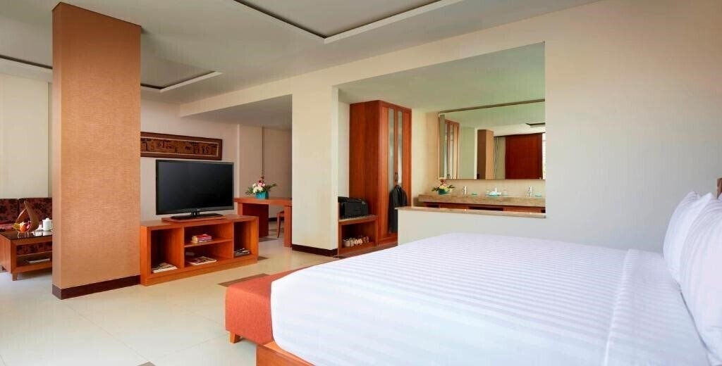 Картинка Sun Island Hotel & SPA Legian 4*