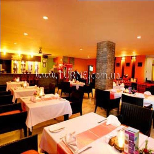 Готель The Lokha Legian Resort & SPA 3*