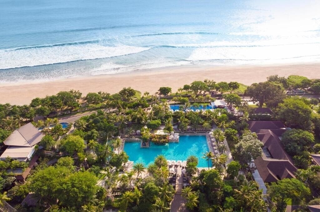 Готель Padma Resort Bali At Legian 5*