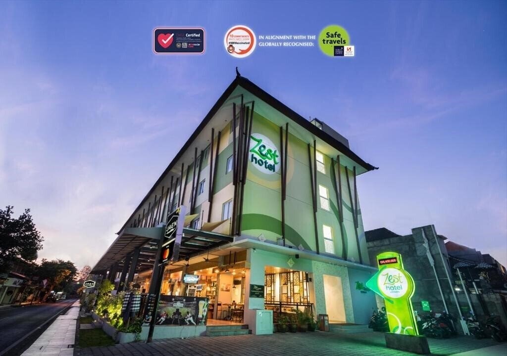 Готель Zest Hotel Legian 2*