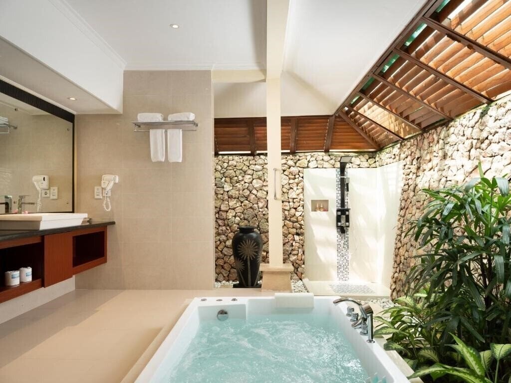 Фотография Holiday Resort Lombok 4*