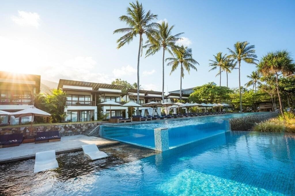 Отель Katamaran Hotel & Resort Lombok 5*