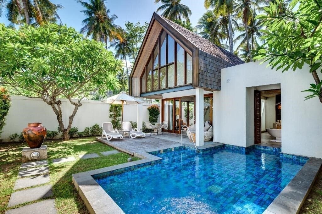 Готель The Kayana Beach Lombok 5*