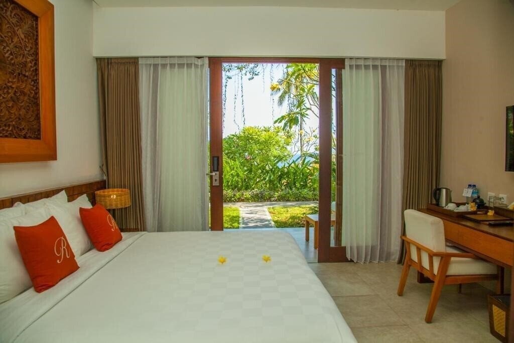 Готель Rajavilla Lombok Resort & Beach Club 3*