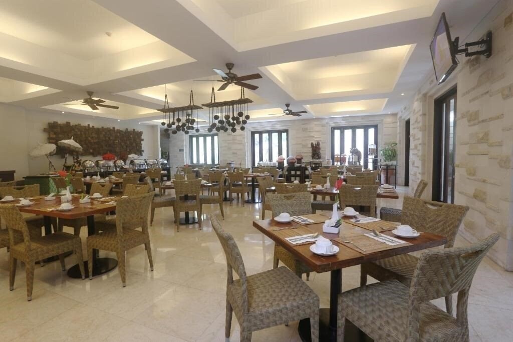 Фото Grand Whiz Nusa Dua 4*