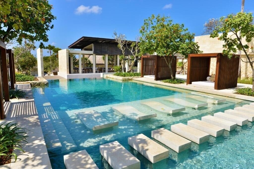 Отель The Bale Nusa Dua 5*