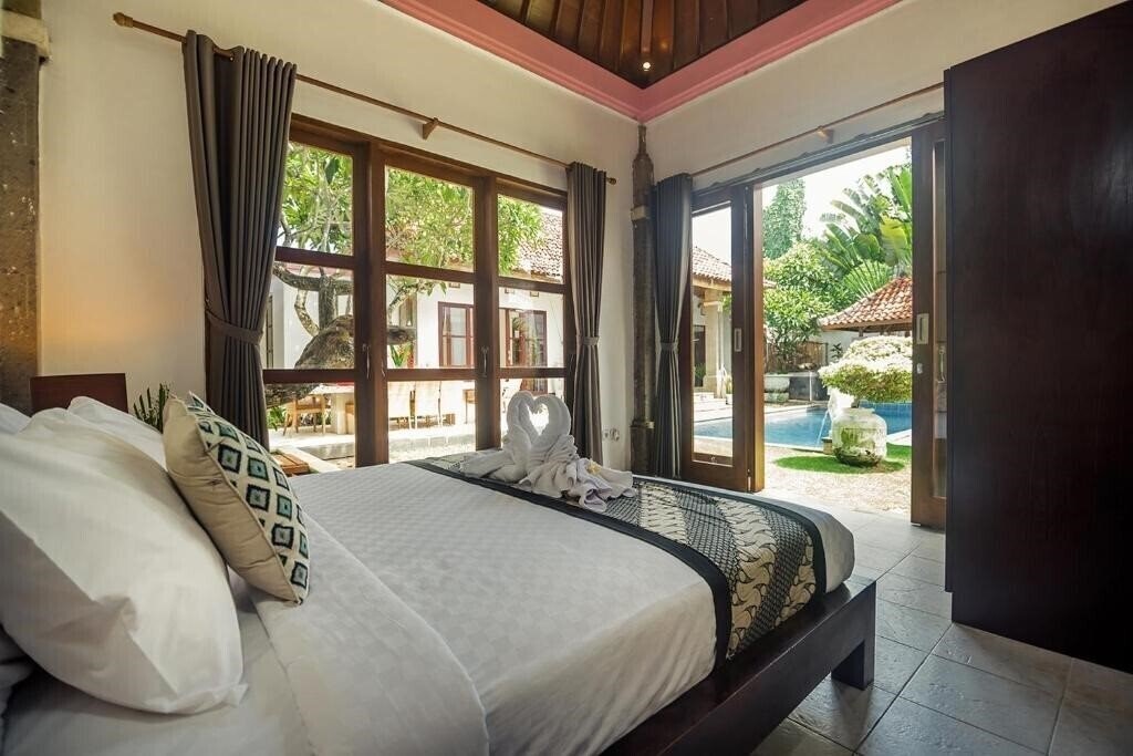 Фото The Georgina Estate 4*