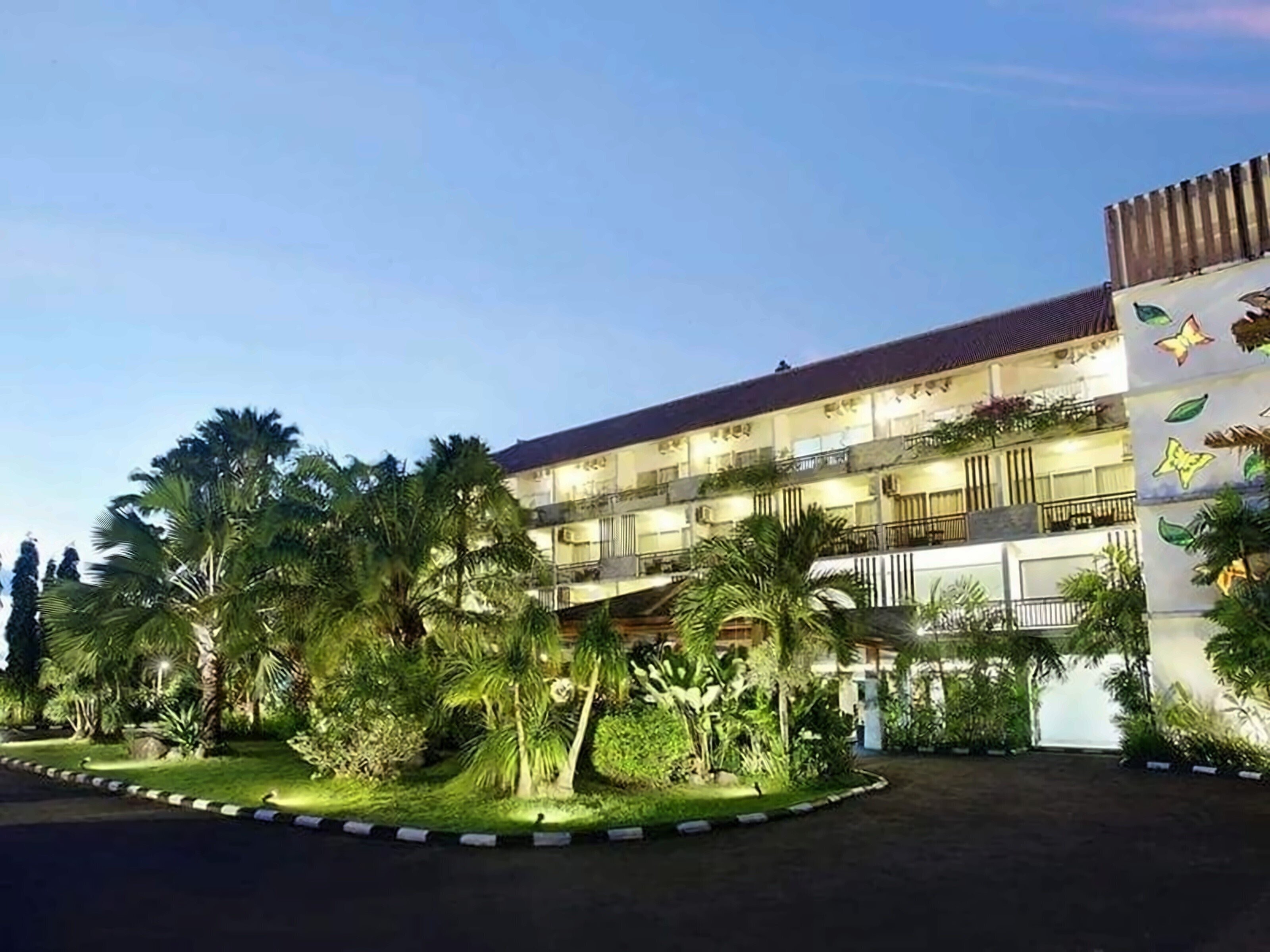 Фото Swiss Belhotel Segara 4*