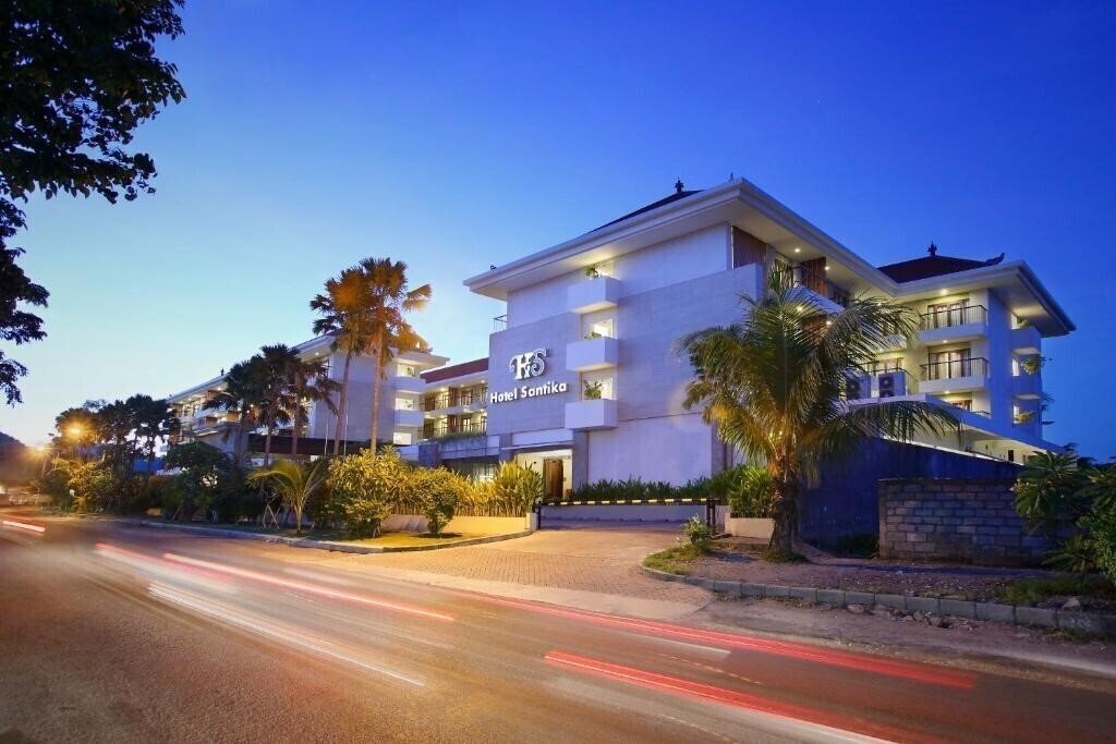 Отель Hotel Santika Siligita 3*