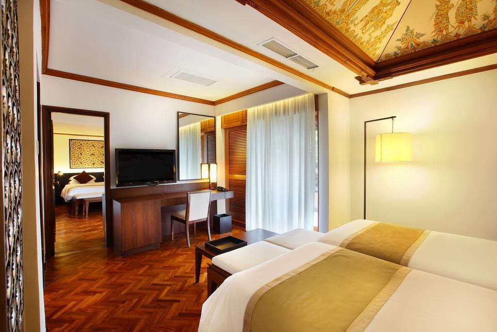 Фото Nusa Dua Beach Hotel & SPA 5*