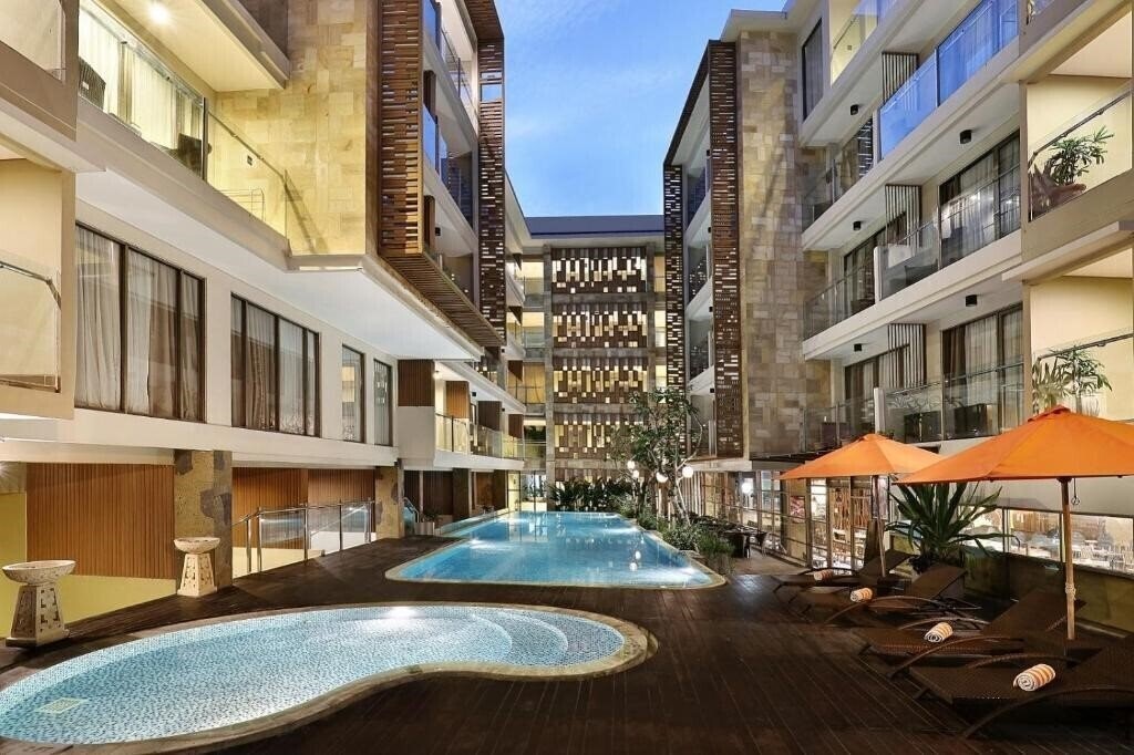 Готель The Harper Hotel Kuta 4*