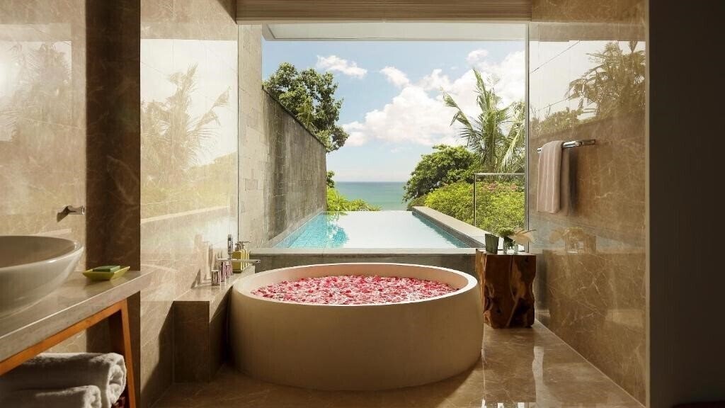 Фото Maya Sanur Resort & SPA 5*