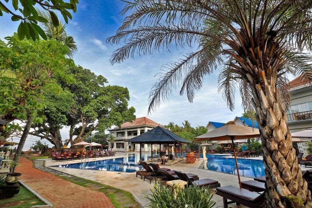 Фотографія Puri Saron Seminyak 4*