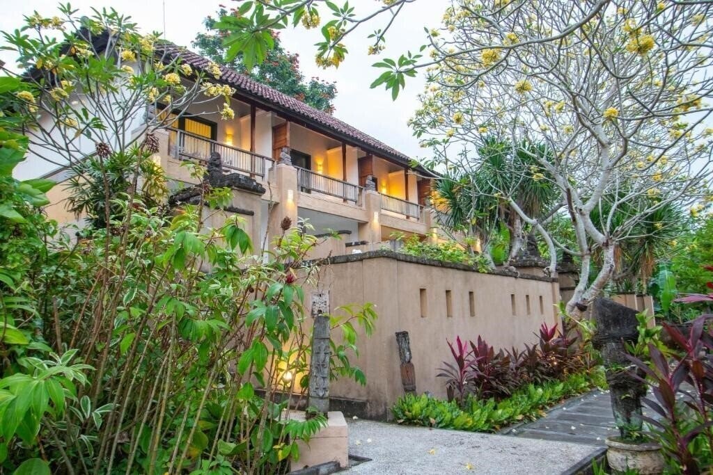 Фотография Alam Puri Art Museum & Resort 4*