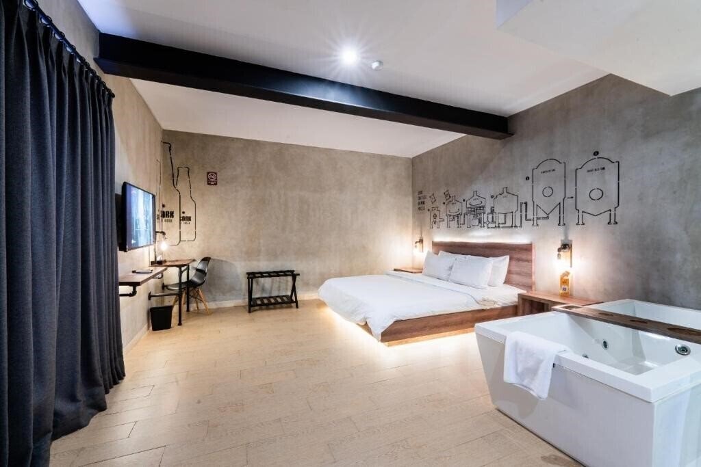 Зображення J Boutique 3*