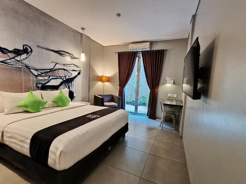 Фото Loft Legian Hotel 2*