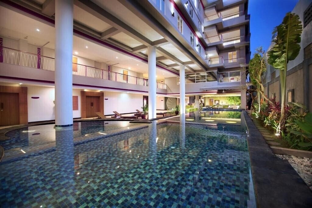 Готель Favehotel Sunset Seminyak 3*