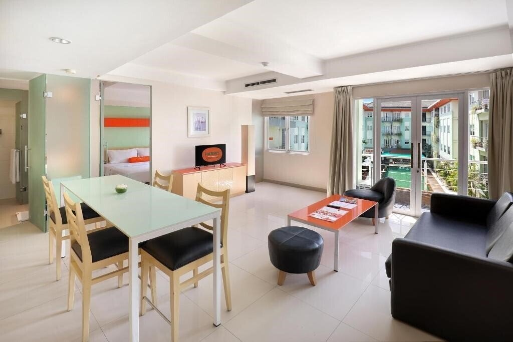 Зображення Harris Hotel & Residences Riverview Kuta 4*