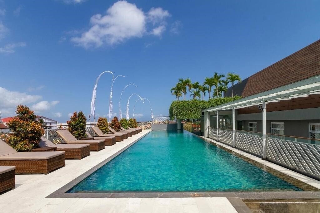 Фото PrimeBiz Hotel Kuta 2*