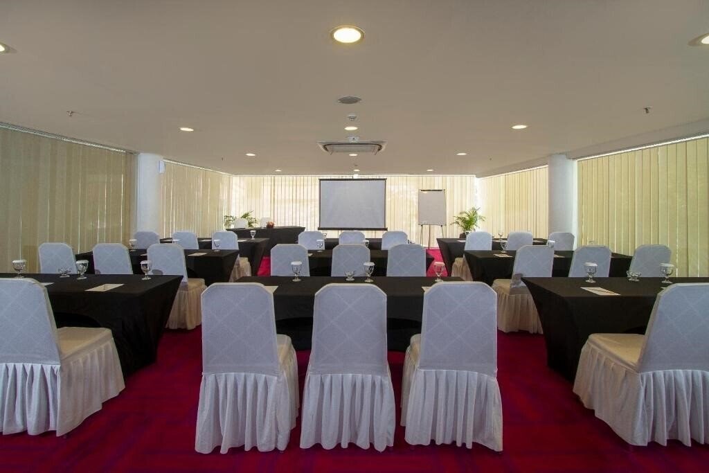 Изображение PrimeBiz Hotel Kuta 2*