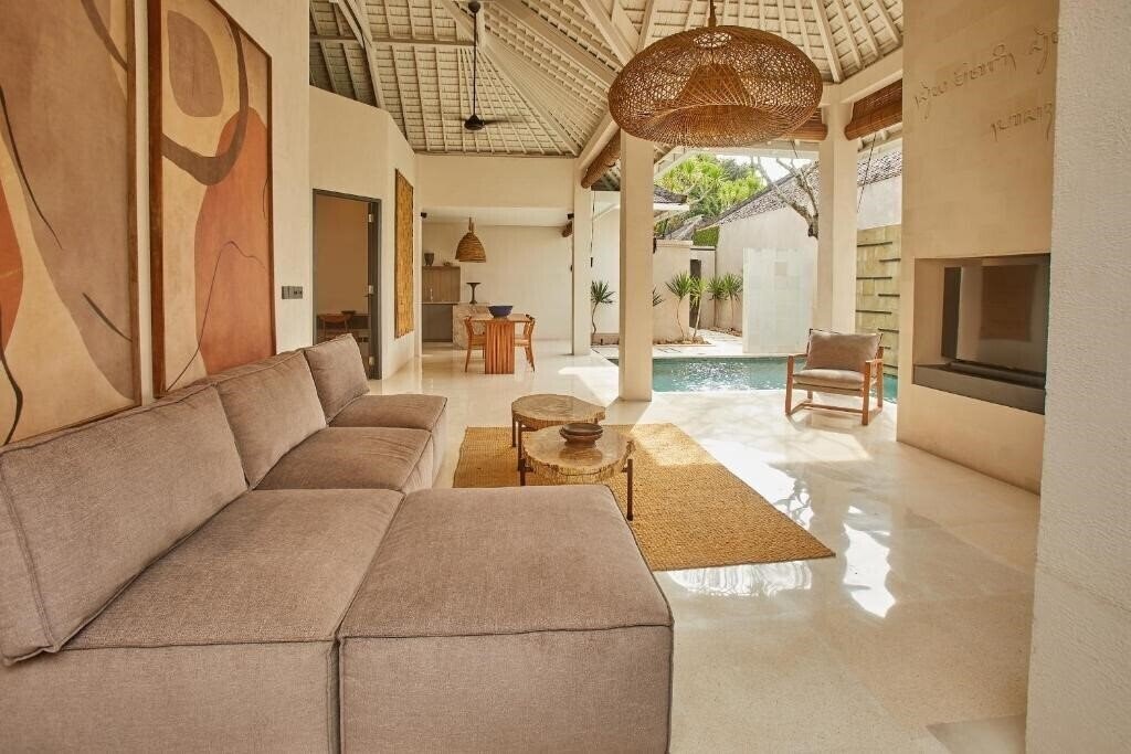 Фото Ahimsa Beach Jimbaran 5*