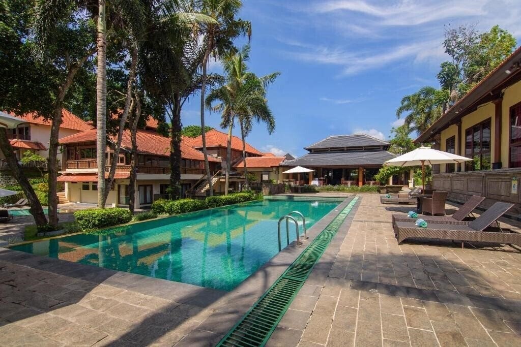 Отель Champlung Sari Hotel 3*