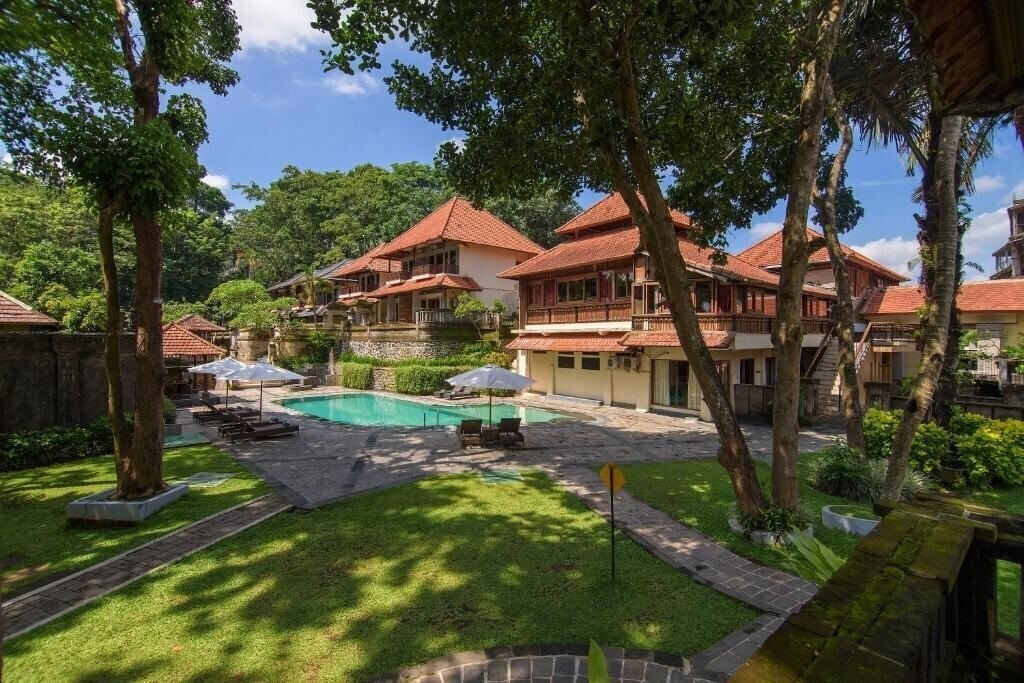 Фото Champlung Sari Hotel 3*