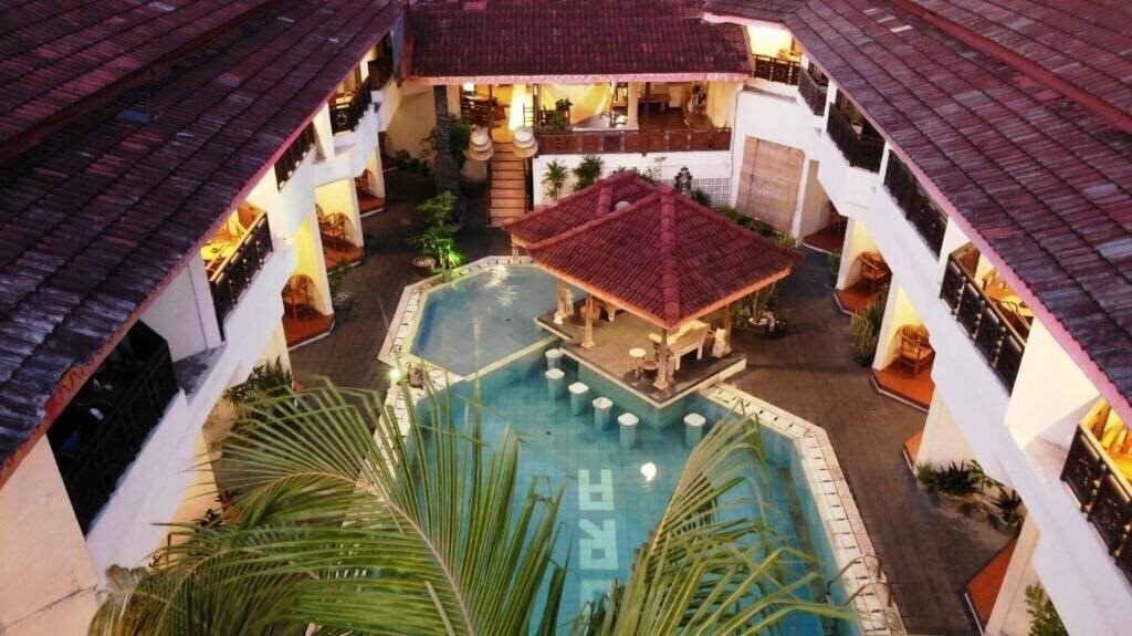 Готель The Flora Kuta Bali 3*