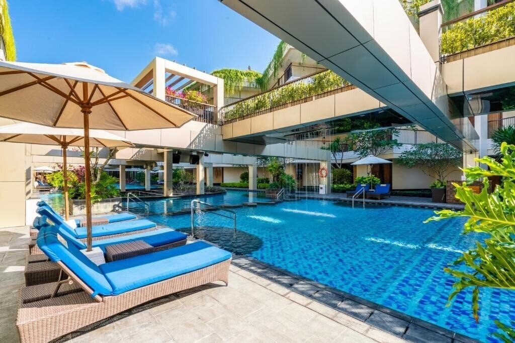 Отель Vouk Hotel & Suites 4*
