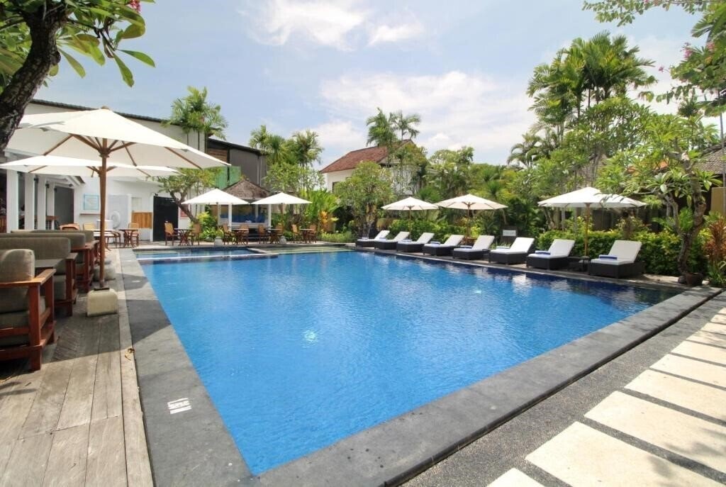 Отель Kamuela Villas & Suites Sanur 5*