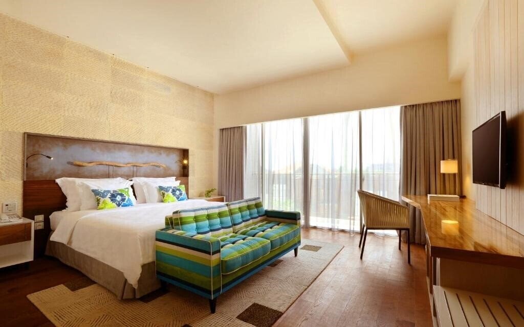 Фото Ts Suites Bali & Villas 5*