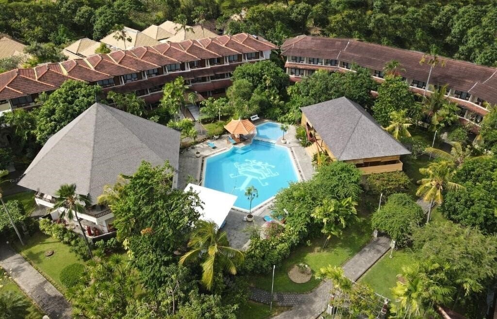 Отель Palm Beach Hotel Bali 3*