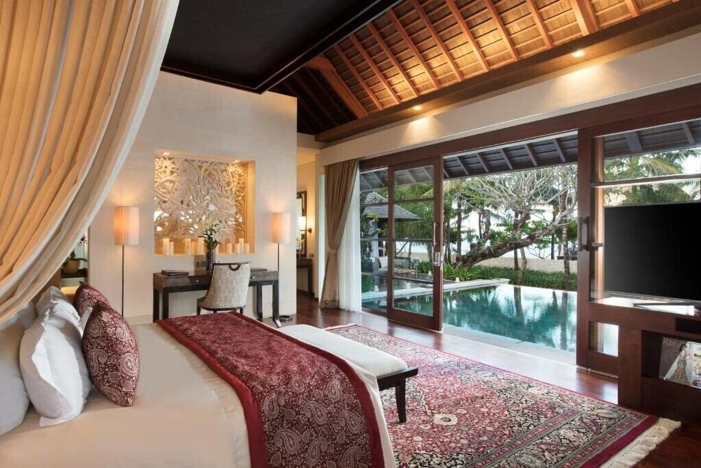 Готель Royal Santrian Luxury Villas 4*