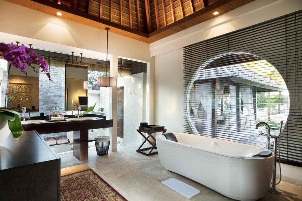 Фотографія Royal Santrian Luxury Villas 4*