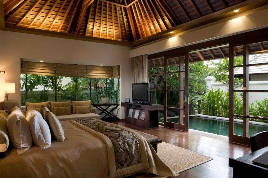 Картинка Royal Santrian Luxury Villas 4*