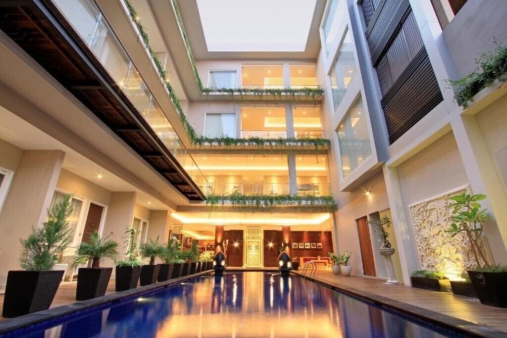 Отель Ohana Hotel Kuta 3*