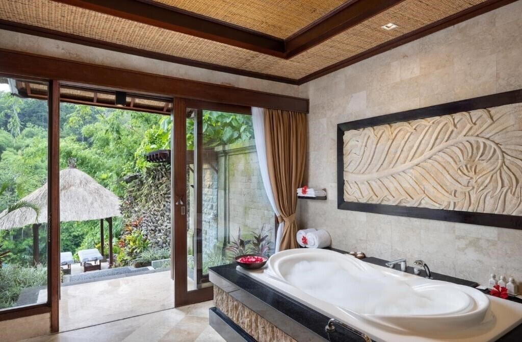 Фото The Royal Pita Maha 5*