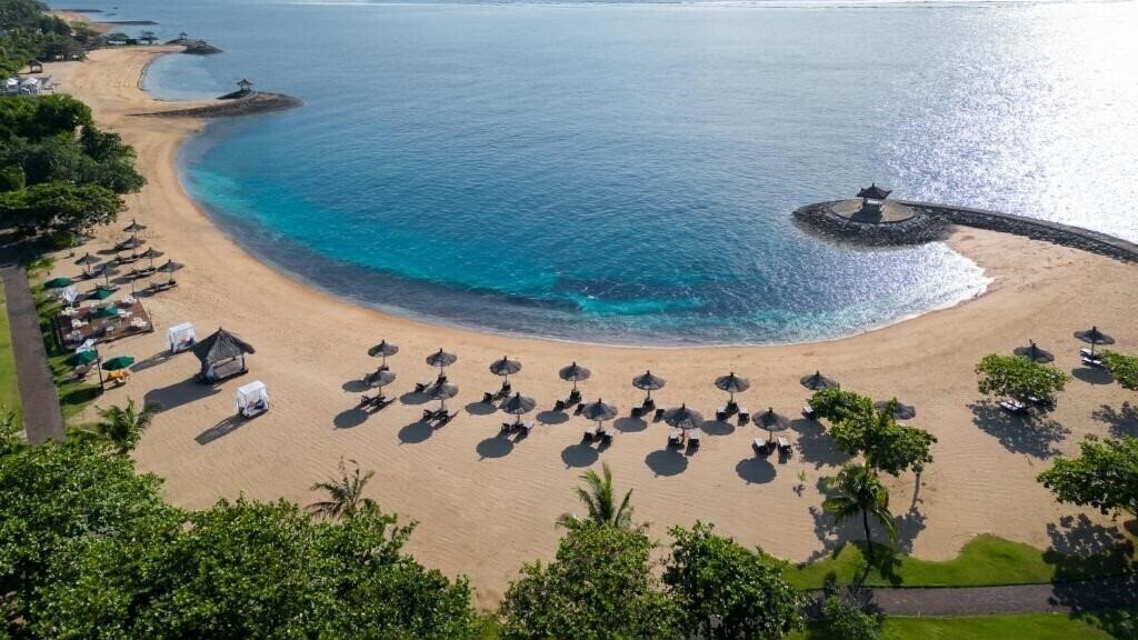 Отель Bali Tropic Resort & SPA Hotel 4*