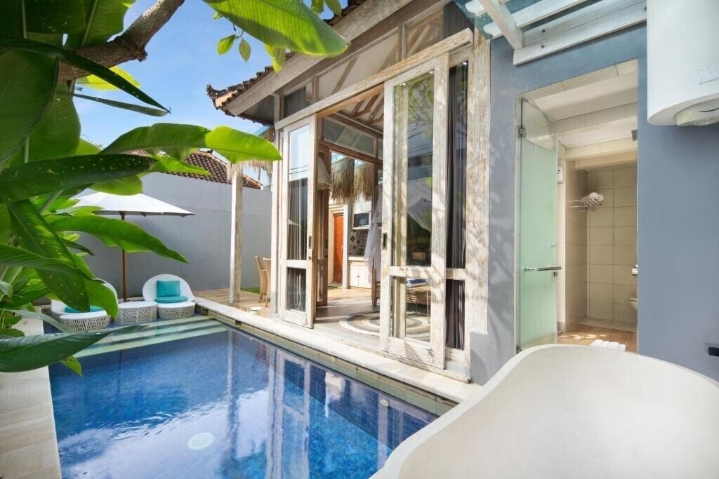 Фото 18 Suite Villa Loft At Kuta 4*